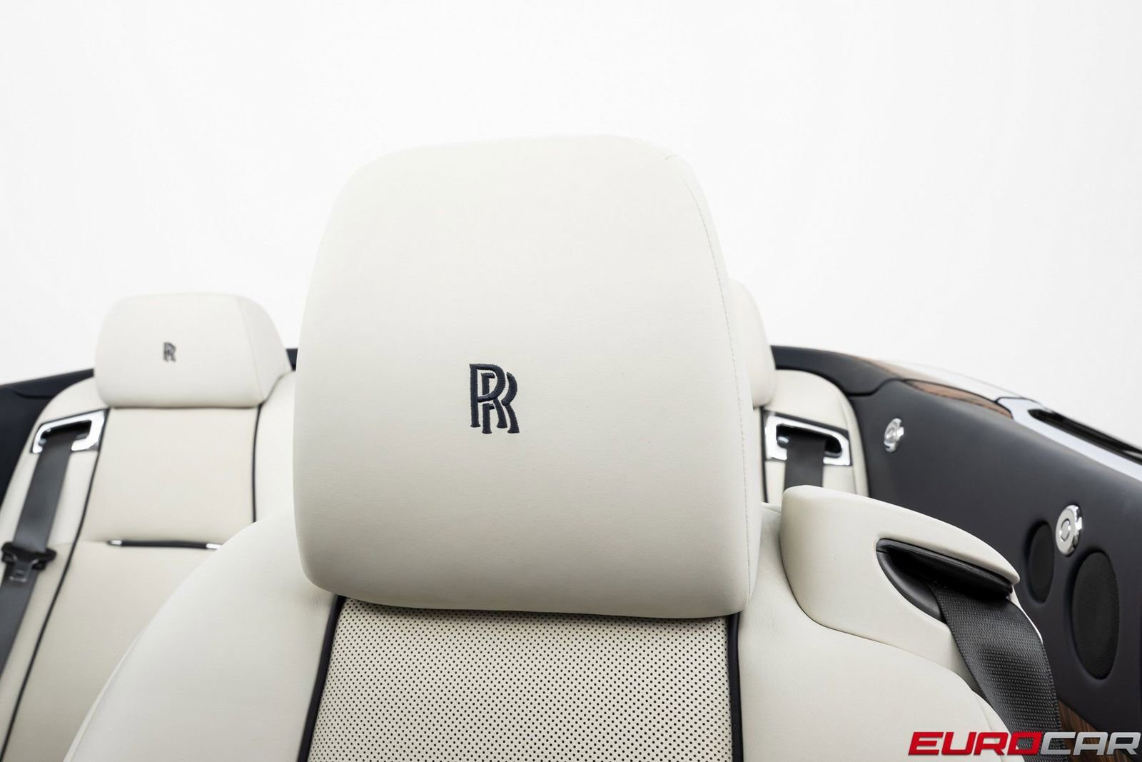 Used 2016 Rolls-Royce Dawn image 38