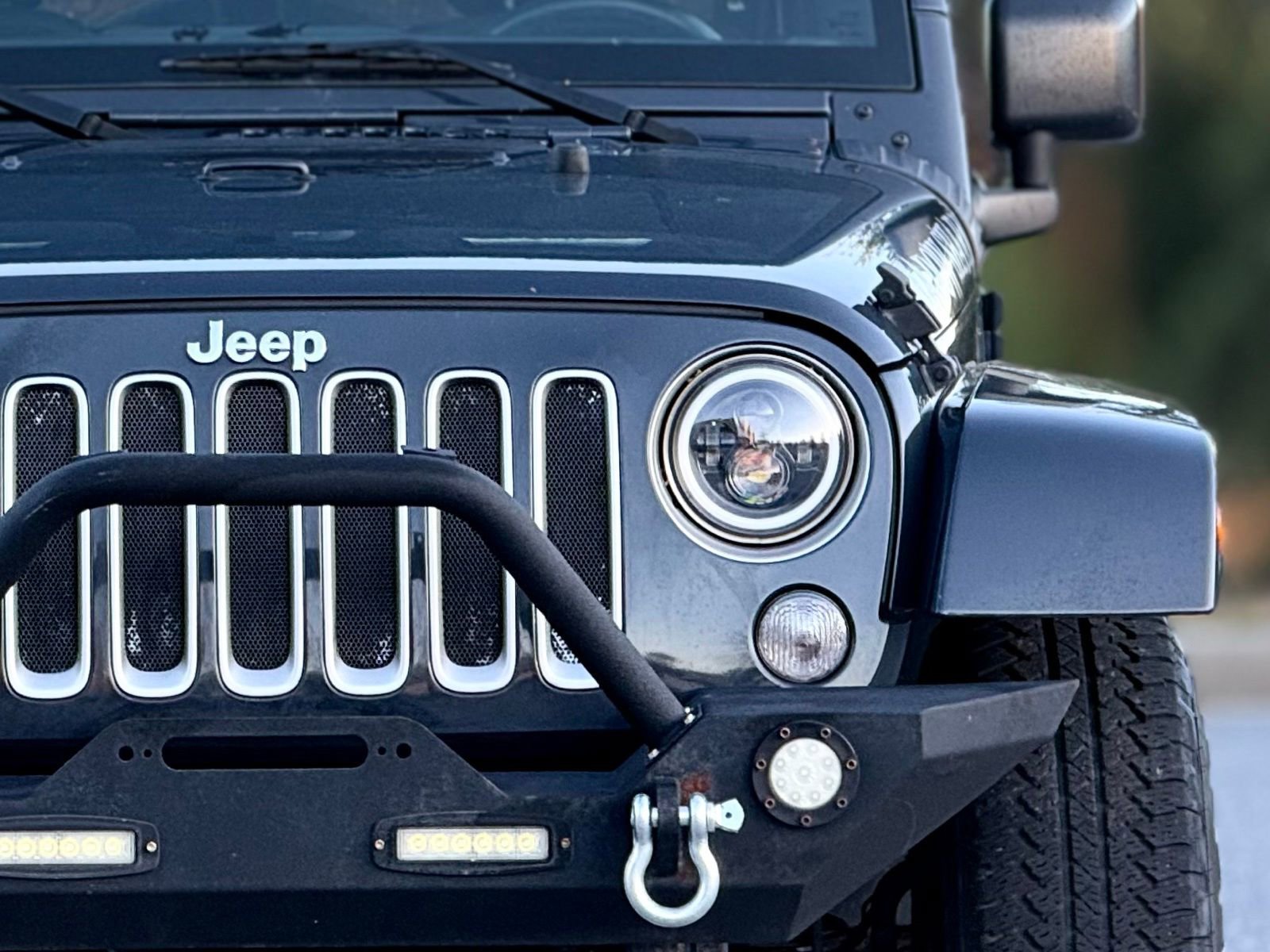 Used 2016 Jeep Wrangler Unlimited Sahara w/ Connectivity Group image 14