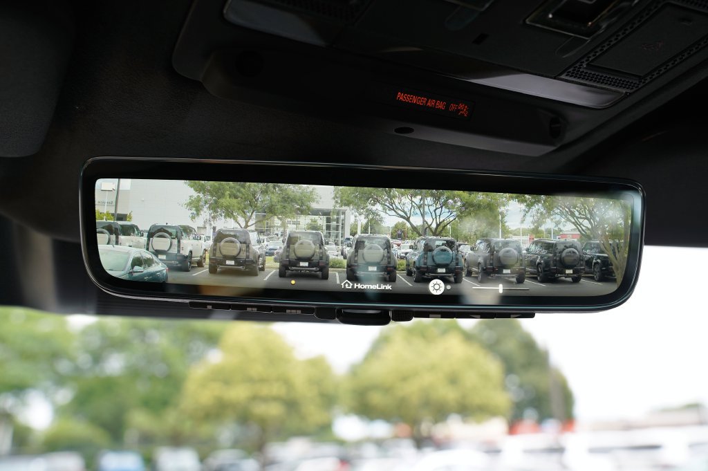 Used 2026 Land Rover Defender 110 OCTA AWD/4WD image 30