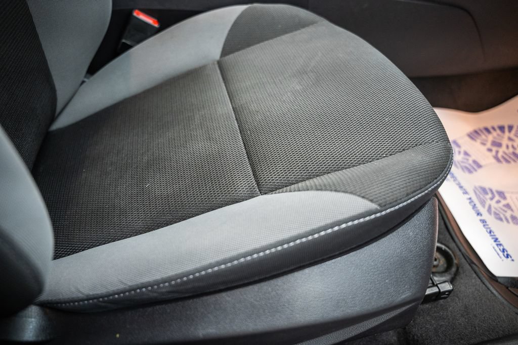 Used 2014 Ford Focus SE FWD image 31