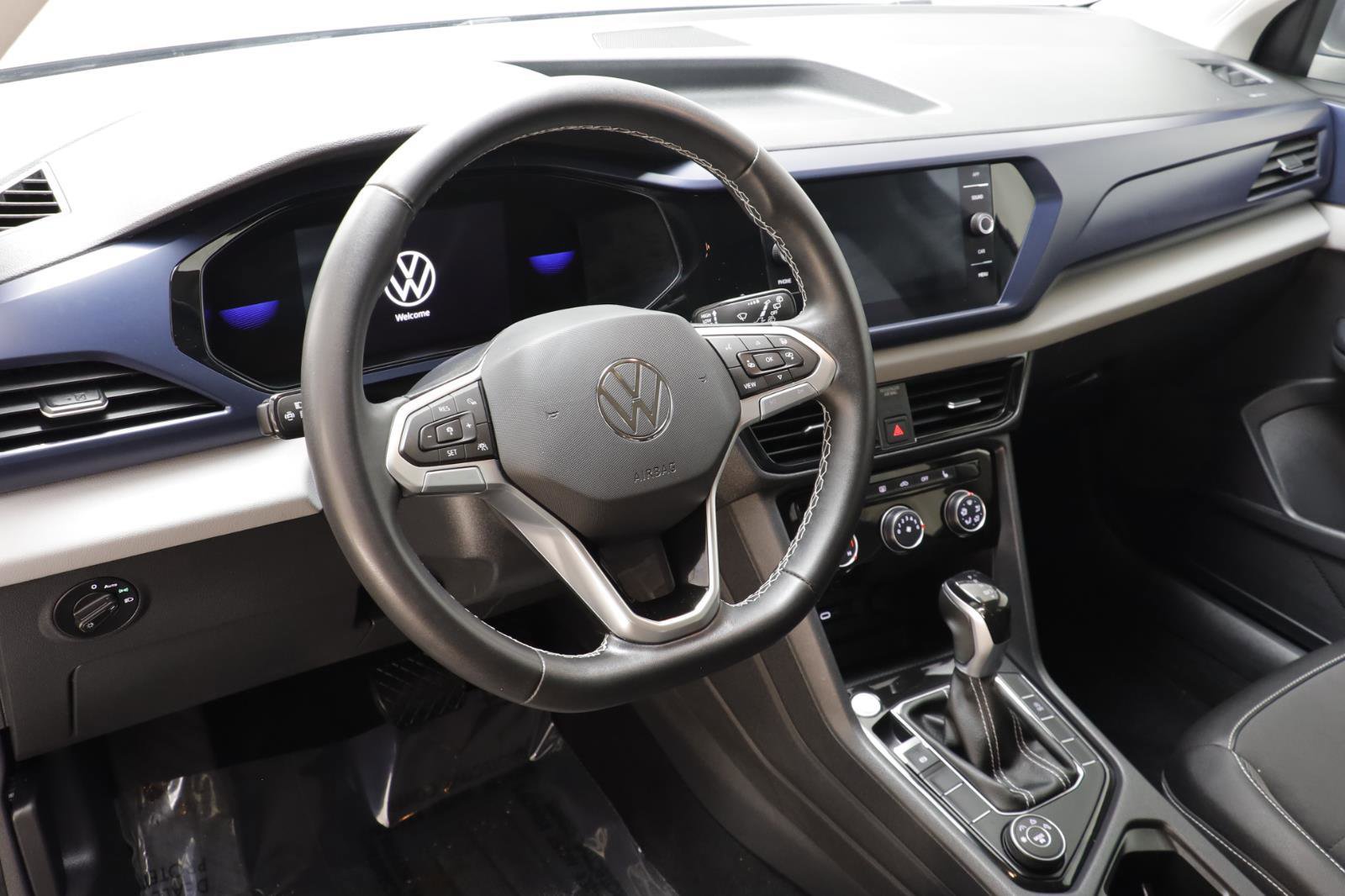 Certified 2023 Volkswagen Taos SE w/ Black Wheel Package image 7