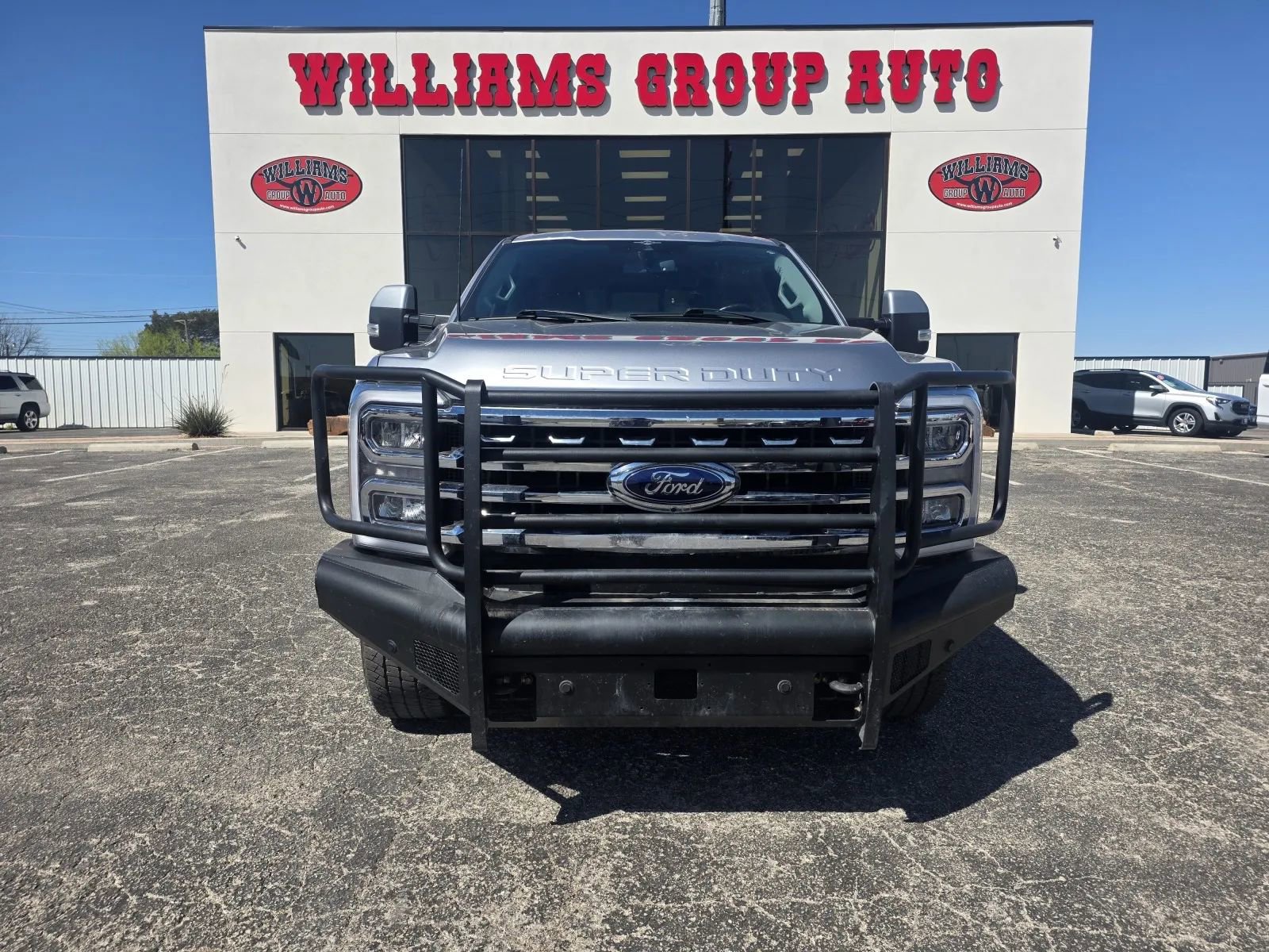 Used 2023 Ford F250 Lariat w/ FX4 Off-Road Package AWD/4WD image 2