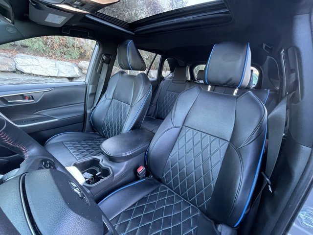 Used 2023 Toyota RAV4 SE image 11