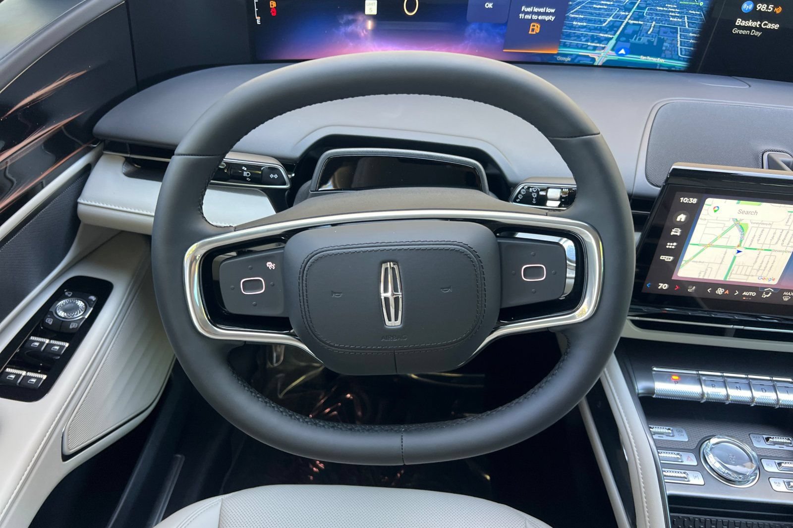 New 2026 Lincoln Nautilus Premier AWD/4WD image 11