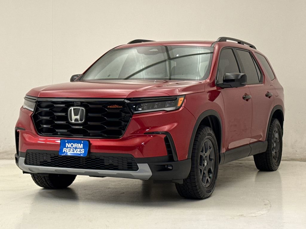 Certified 2025 Honda Pilot TrailSport image 2