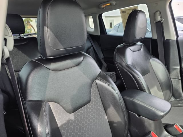Used 2020 Jeep Compass Latitude FWD image 11