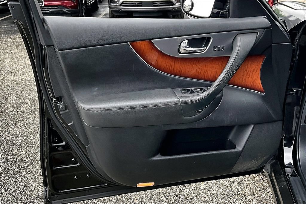 Used 2011 INFINITI FX35 AWD w/ Premium Pkg image 25