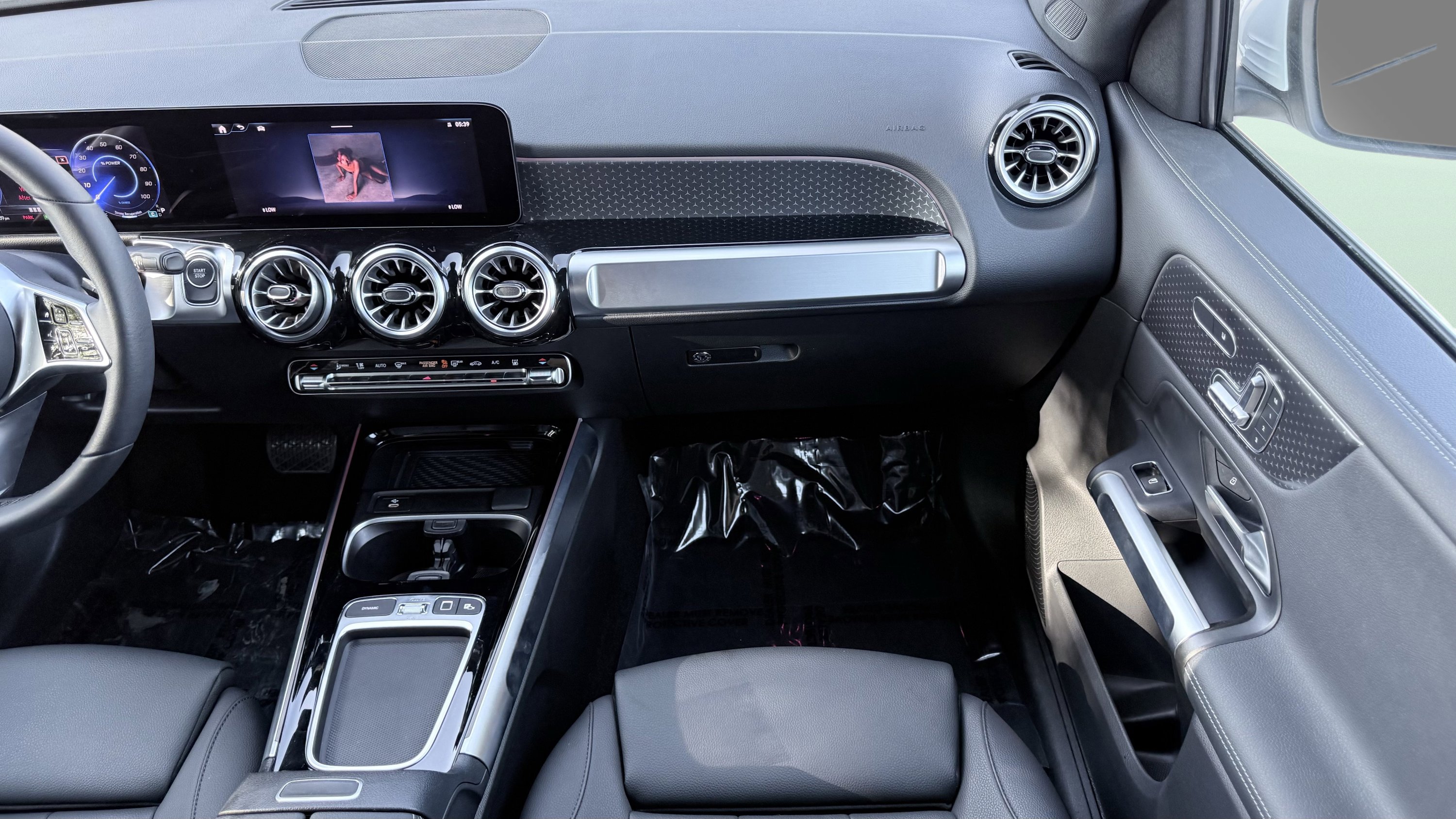 Used 2025 Mercedes-Benz EQB 250+ image 49