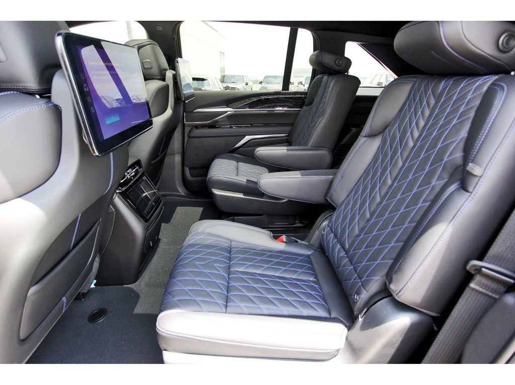 New 2026 Cadillac Escalade IQ Luxury 1 AWD/4WD image 7