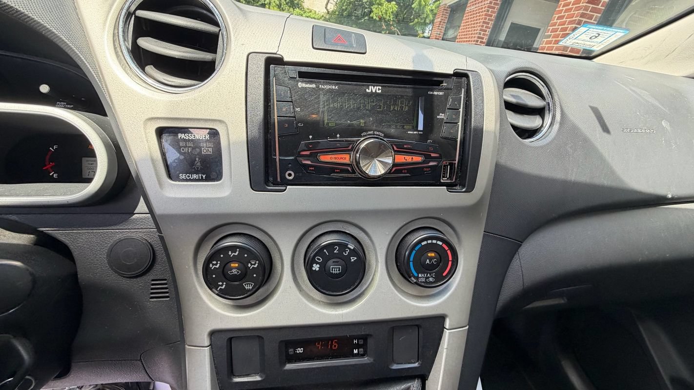 Used 2009 Toyota Matrix FWD image 13