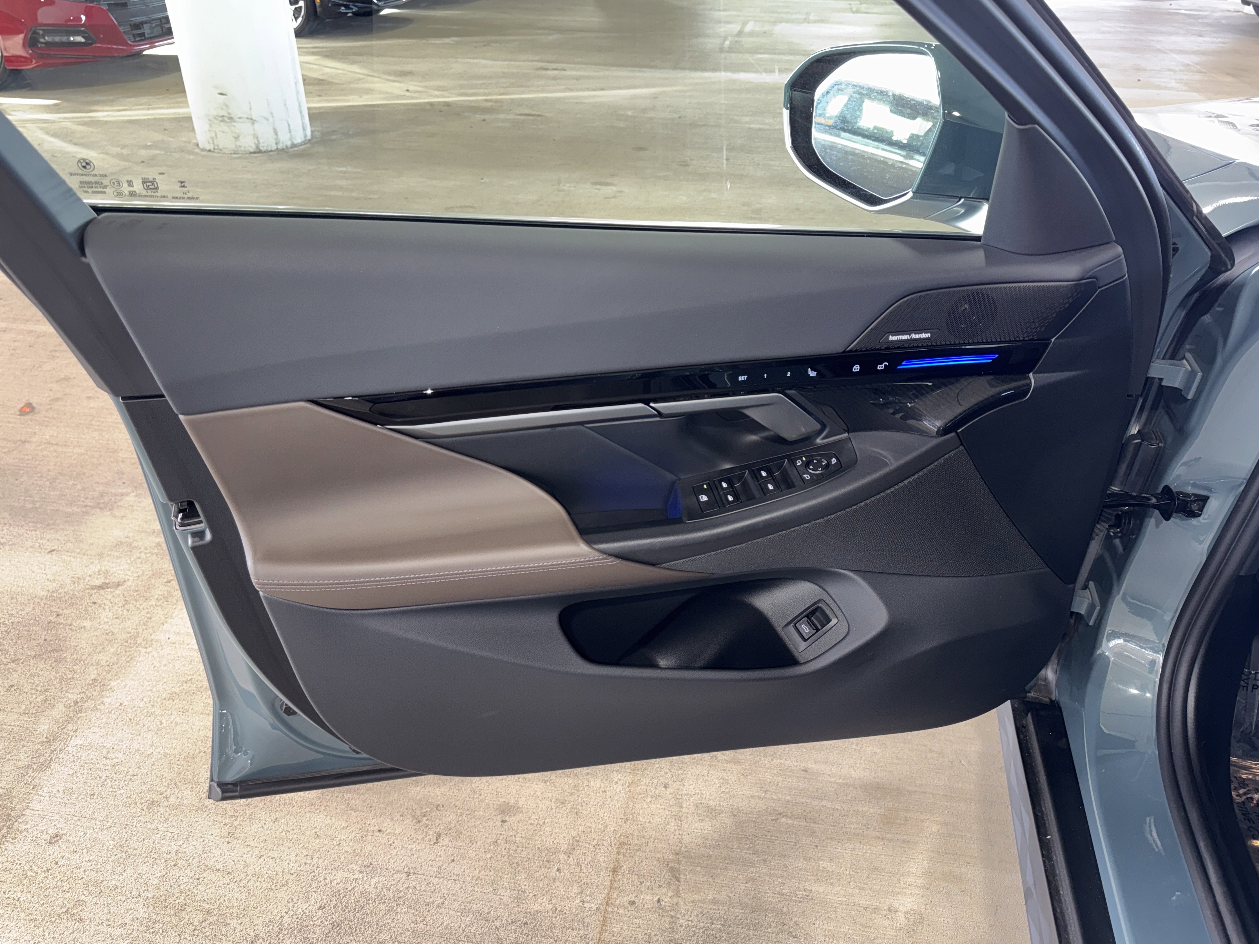 Certified 2025 BMW 530i image 17