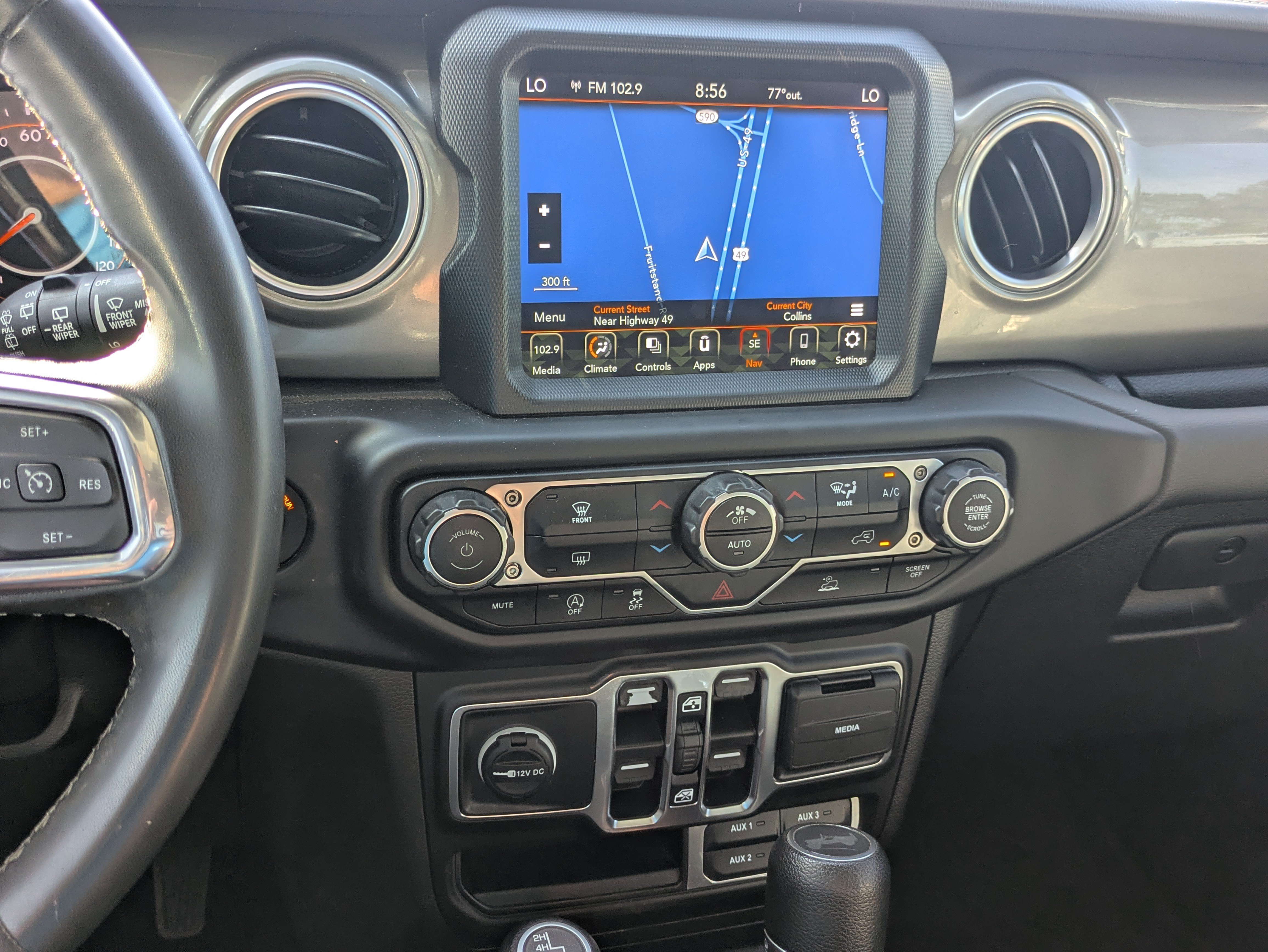 Used 2023 Jeep Wrangler Unlimited Sahara AWD/4WD image 9