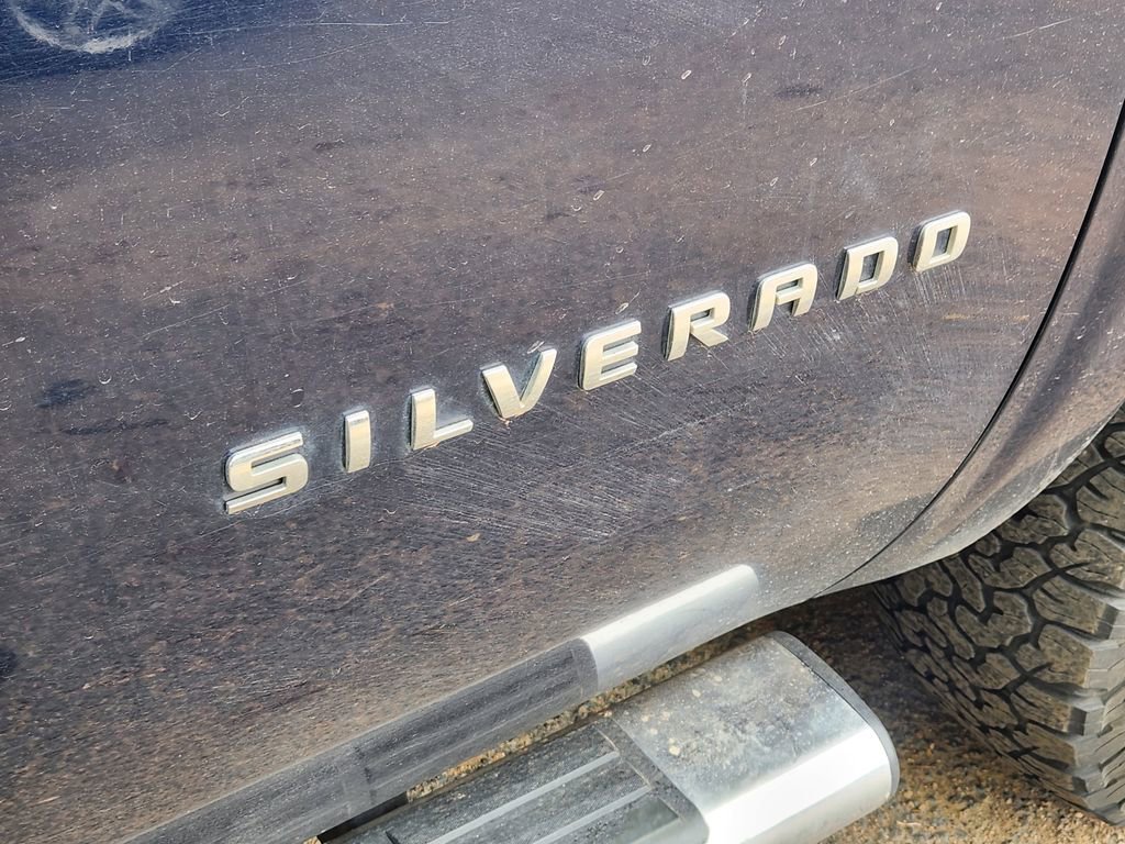 Used 2011 Chevrolet Silverado 1500 LT w/ All-Star Edition AWD/4WD image 3