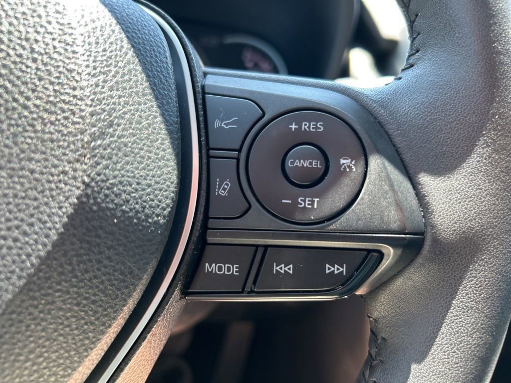 Used 2023 Toyota RAV4 XLE Premium image 23