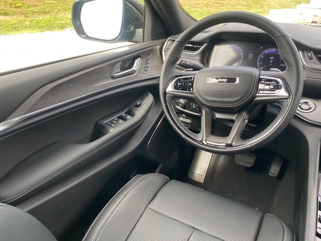 New 2025 Jeep Grand Cherokee Overland w/ Adv Protech Group III image 36