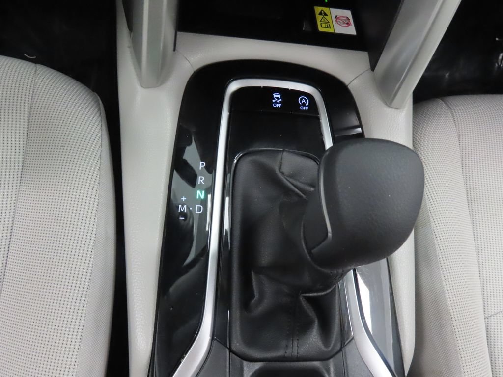 Used 2022 Toyota Corolla Cross LE AWD/4WD image 29