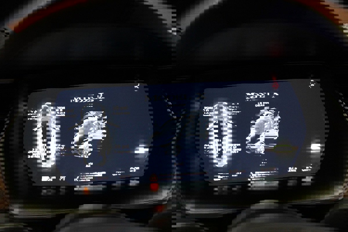 Used 2020 Tesla Model X image 44