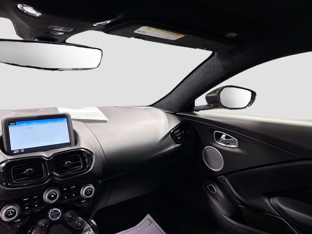 Used 2020 Aston Martin V8 Vantage Coupe image 24