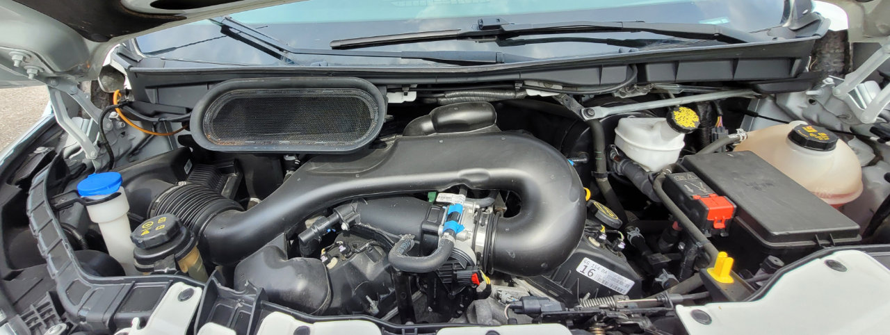 Used 2019 Ford Transit 150 XLT image 9