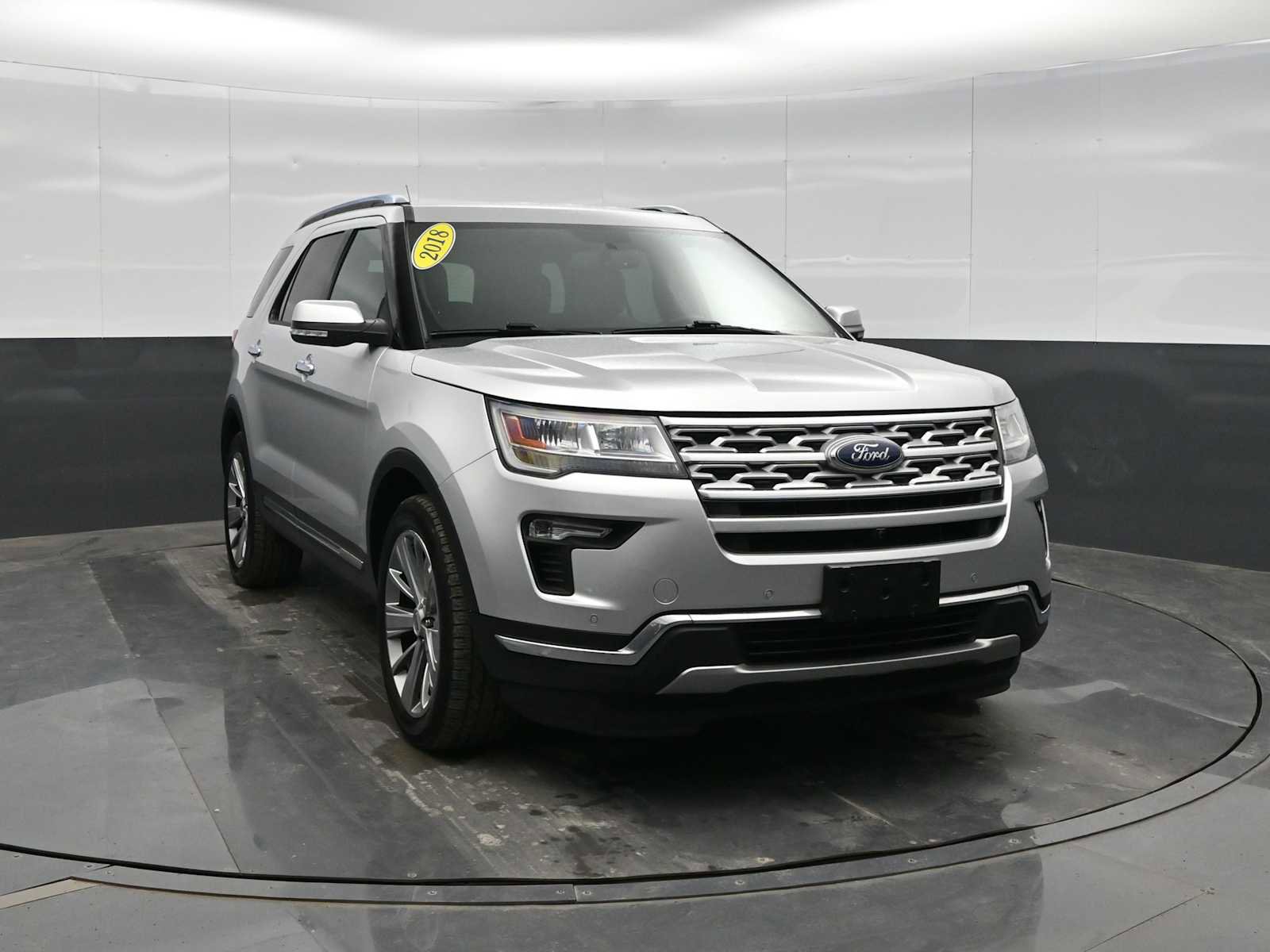 Used 2018 Ford Explorer Limited image 2