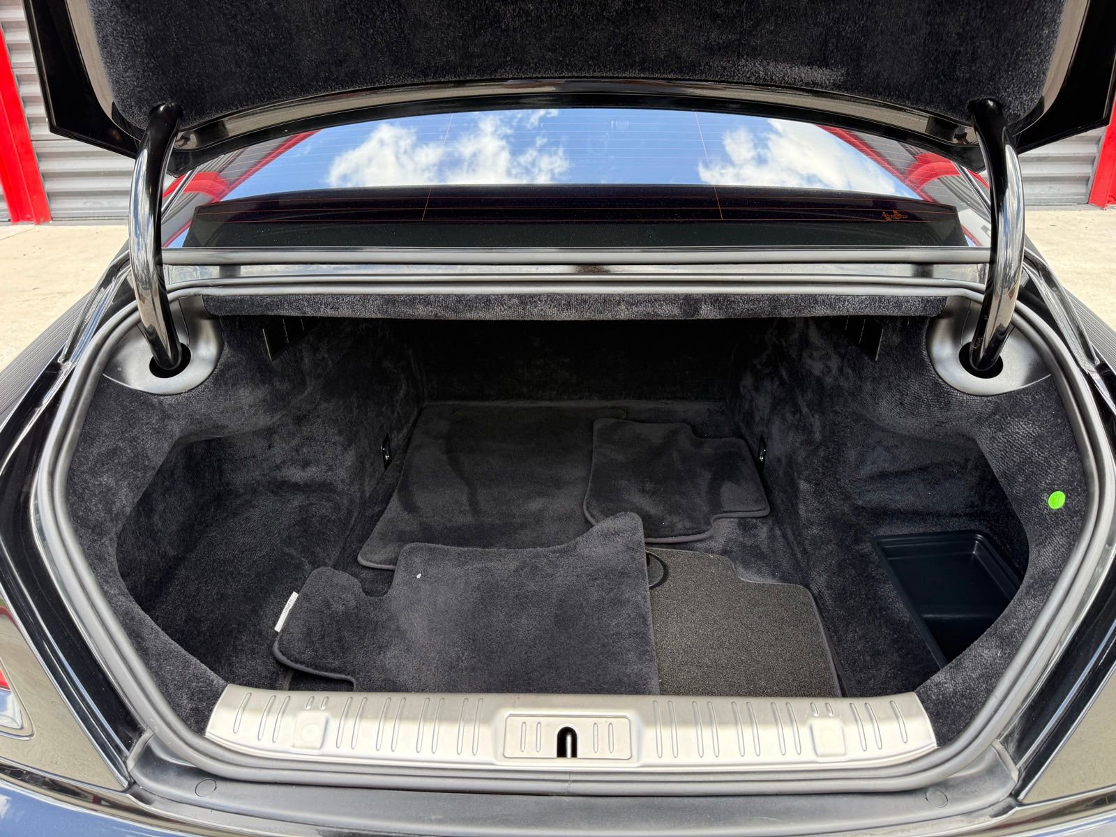 Used 2019 Rolls-Royce Wraith RWD image 32