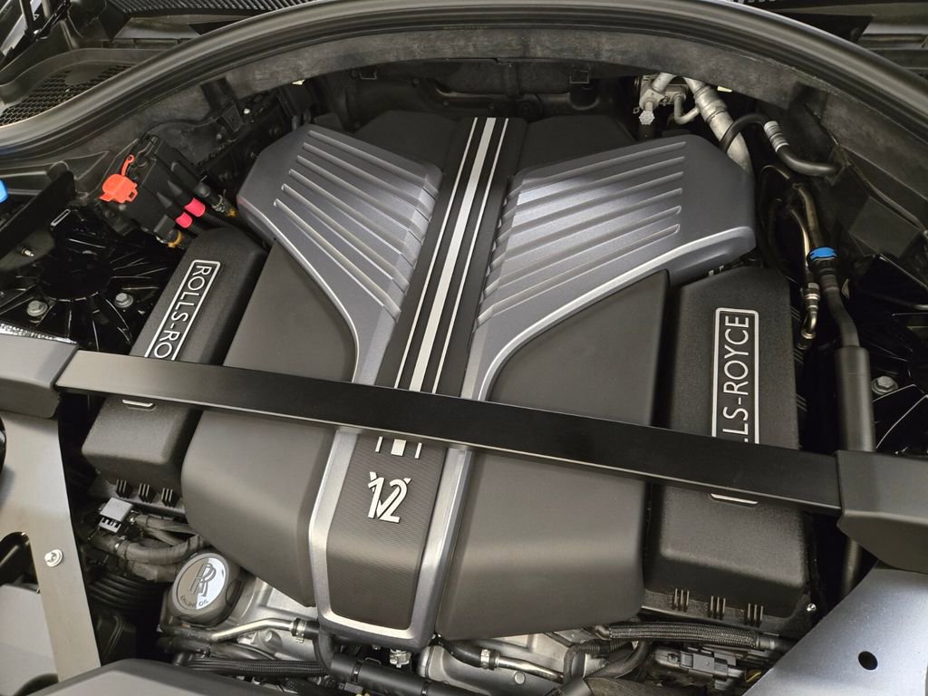 Certified 2022 Rolls-Royce Cullinan Black Badge w/ Dark Exterior Package image 27