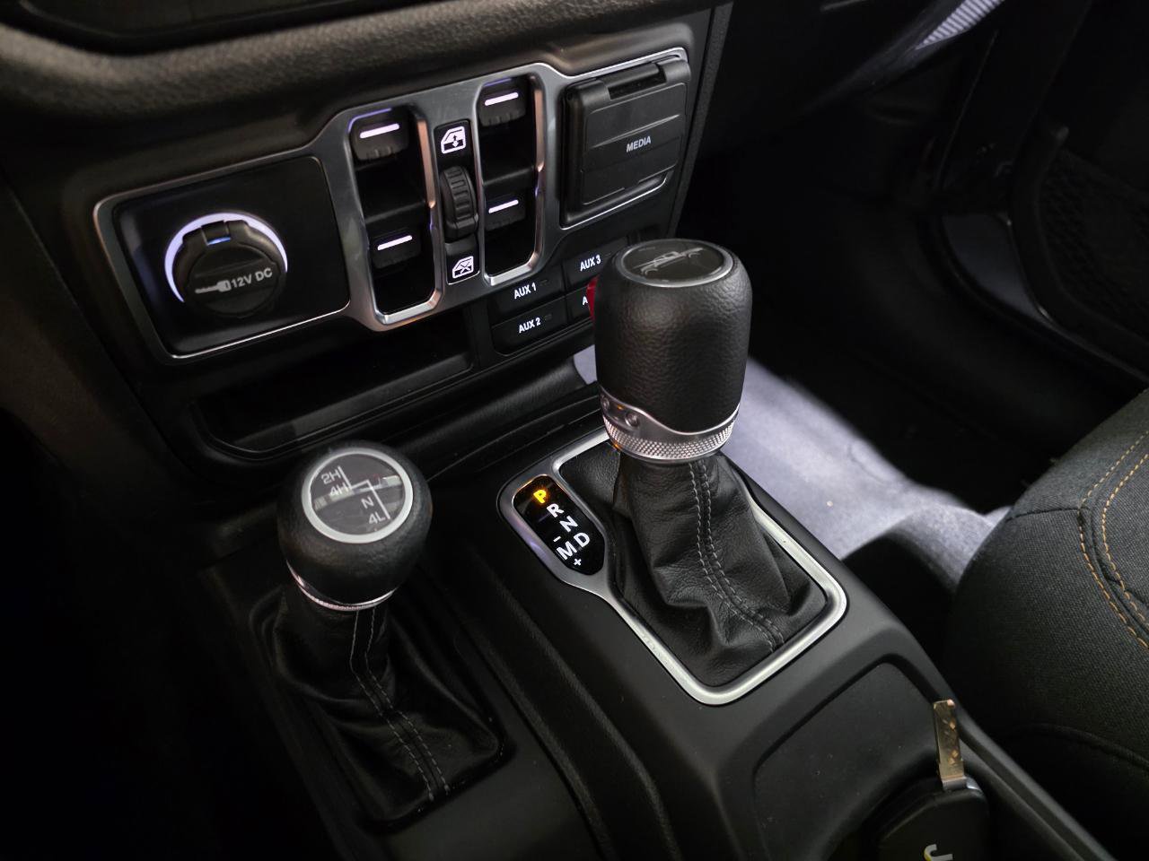 Used 2025 Jeep Gladiator Sport image 39