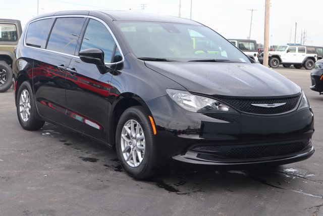 New 2026 Chrysler Voyager LX image 2