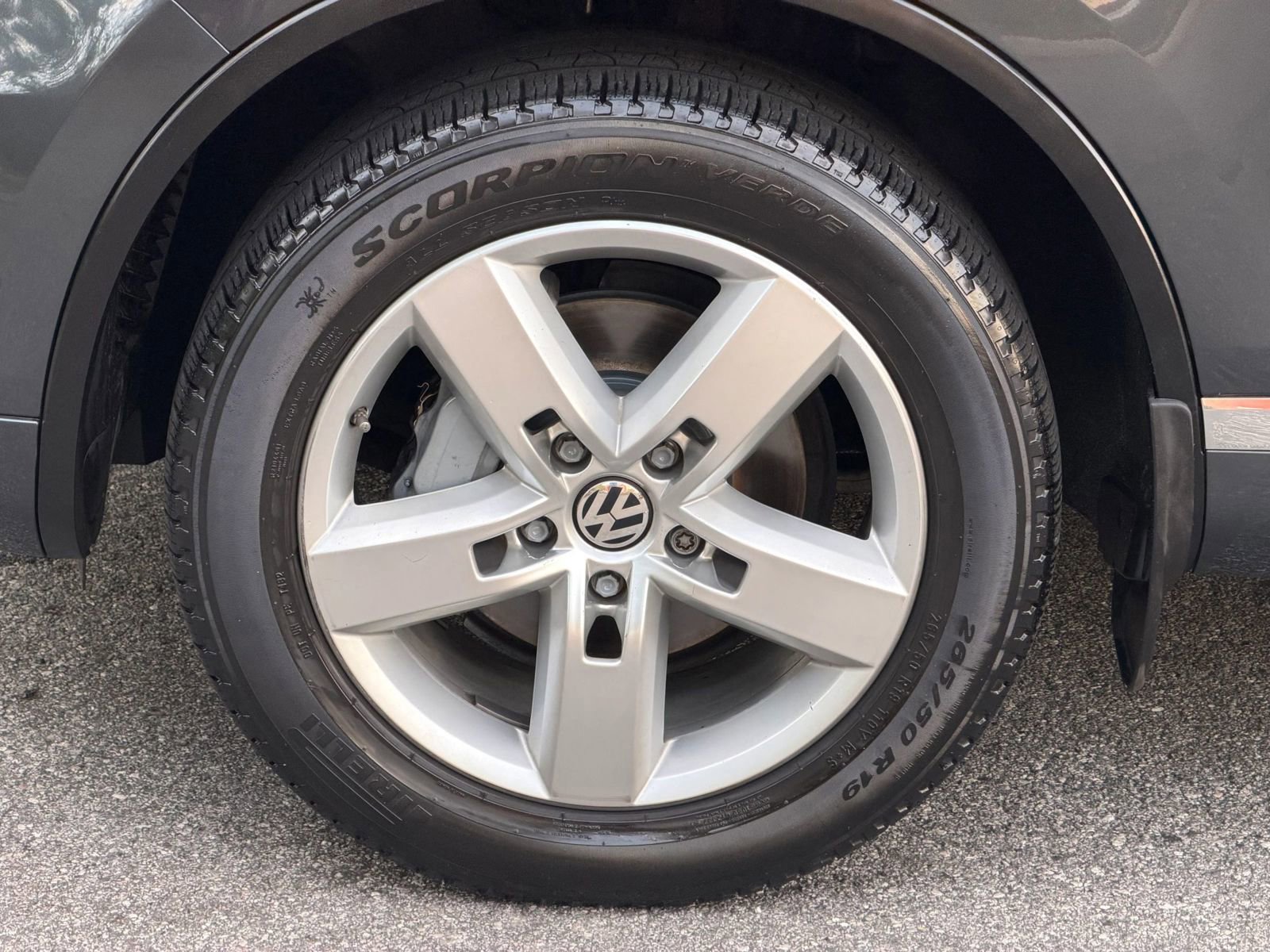 Used 2012 Volkswagen Touareg Sport AWD/4WD image 47