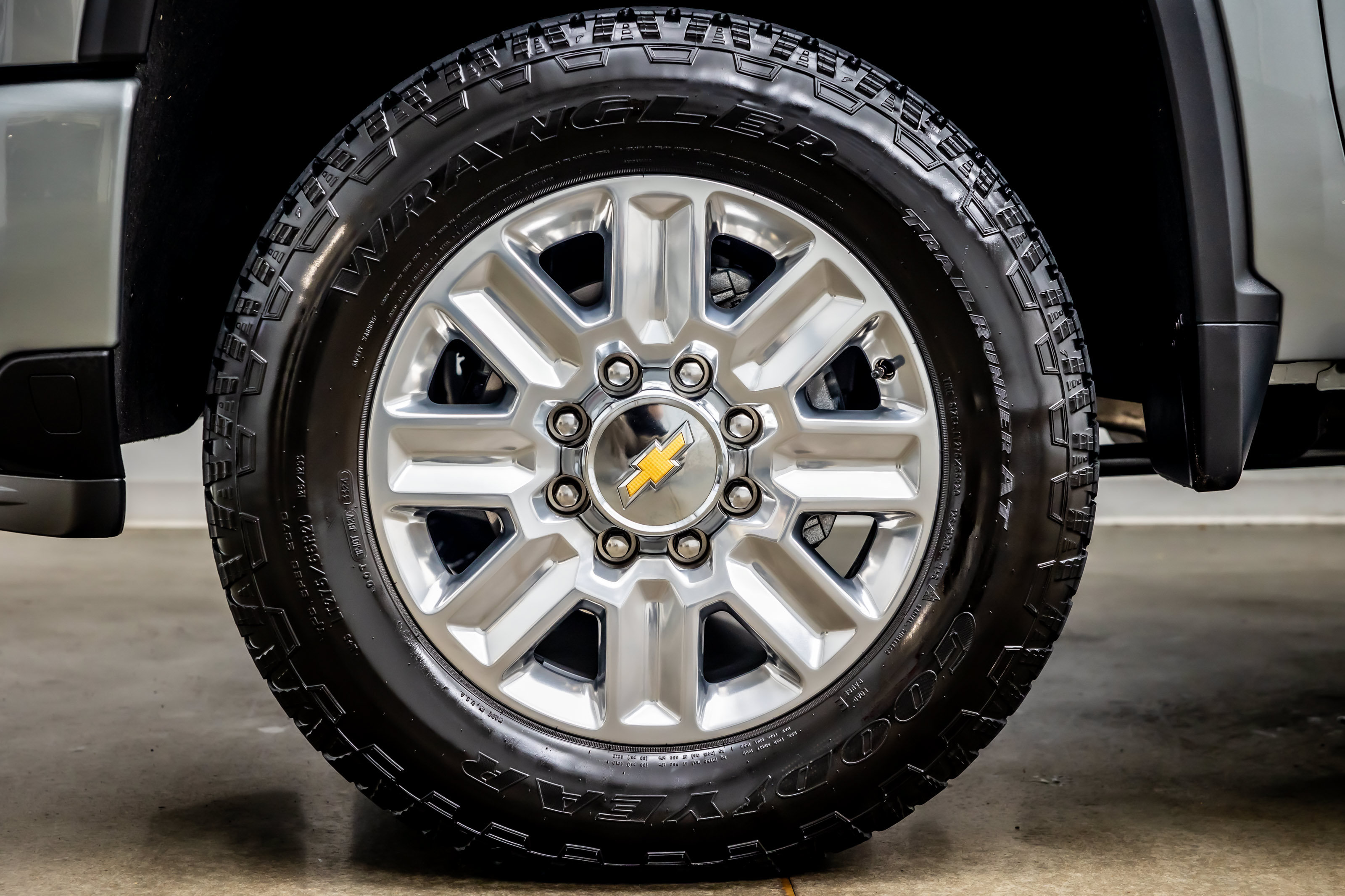 Used 2025 Chevrolet Silverado 3500 High Country w/ Technology Package AWD/4WD image 37