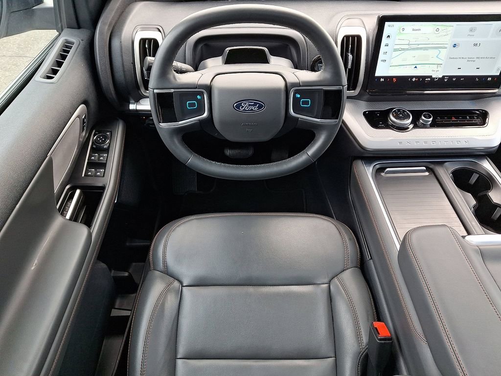 Certified 2025 Ford Expedition Active image 13