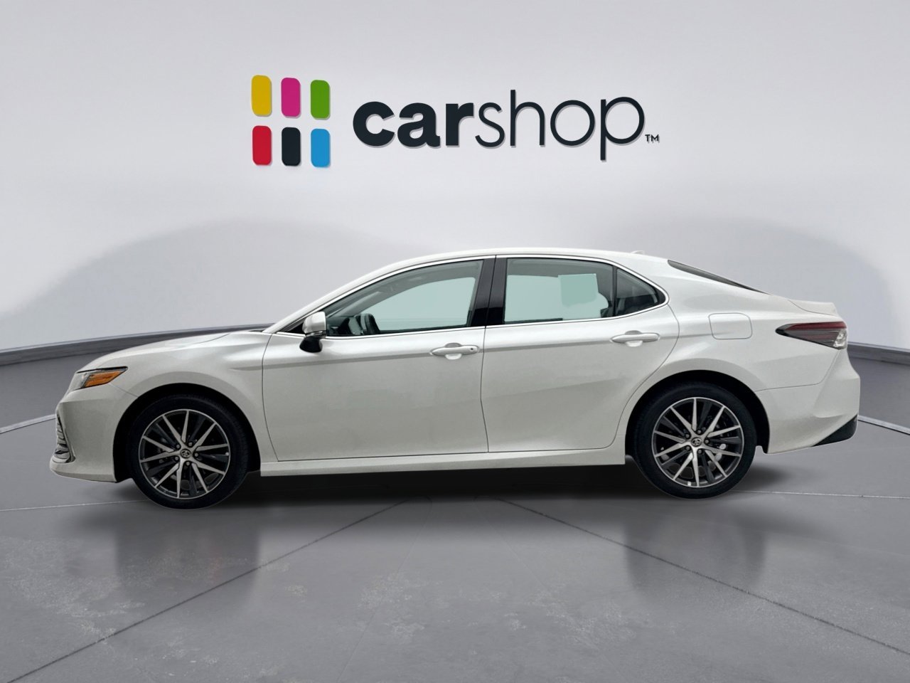 Used 2024 Toyota Camry XLE w/ Cold Weather Package image 2
