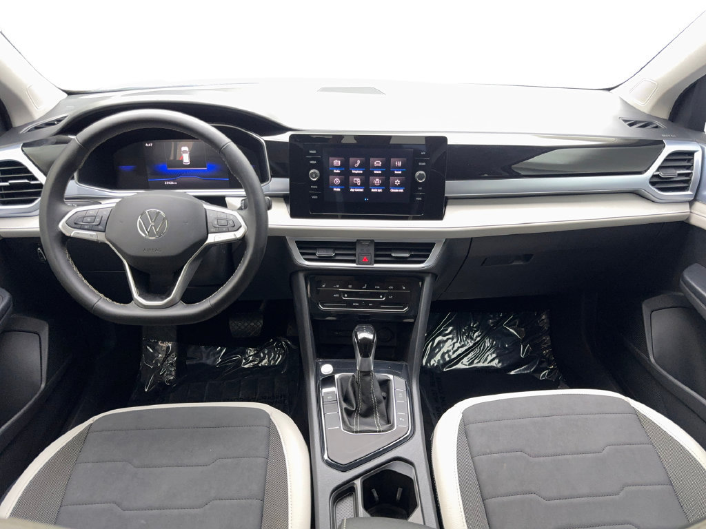 Used 2025 Volkswagen Taos SE FWD image 54