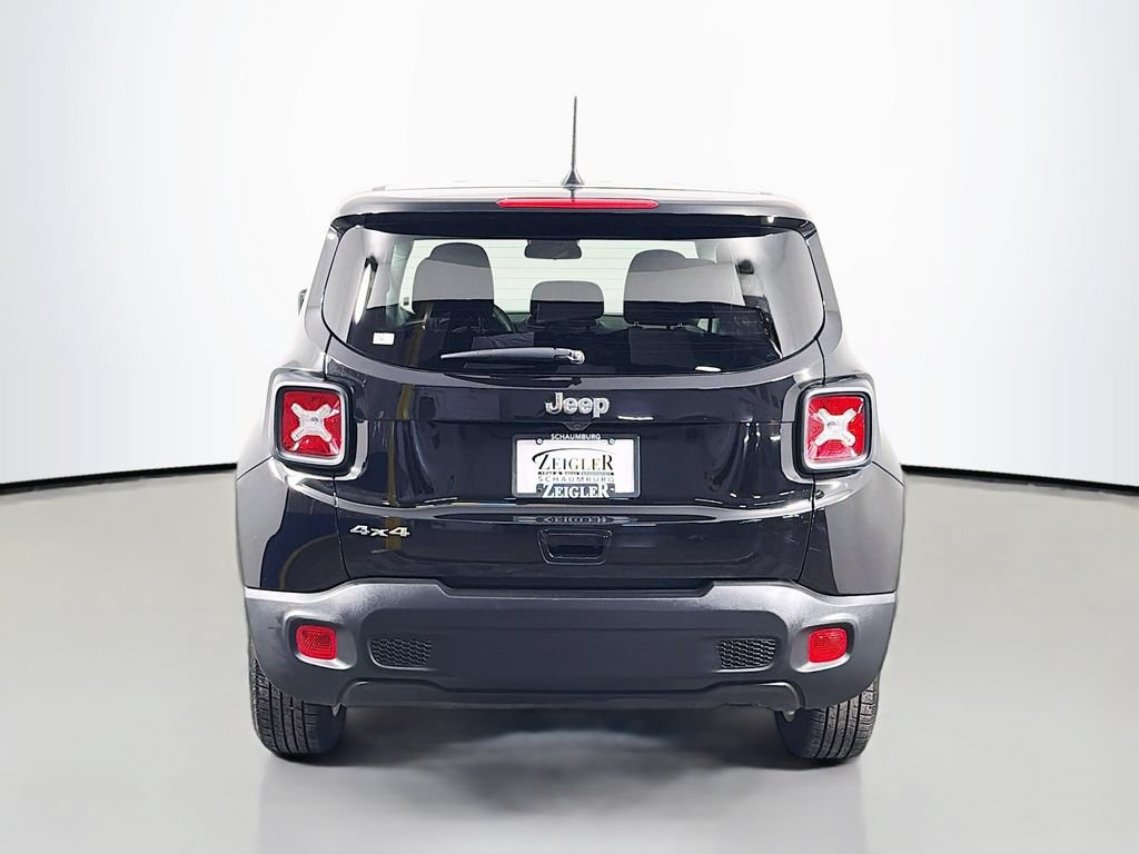Used 2023 Jeep Renegade Latitude AWD/4WD image 6