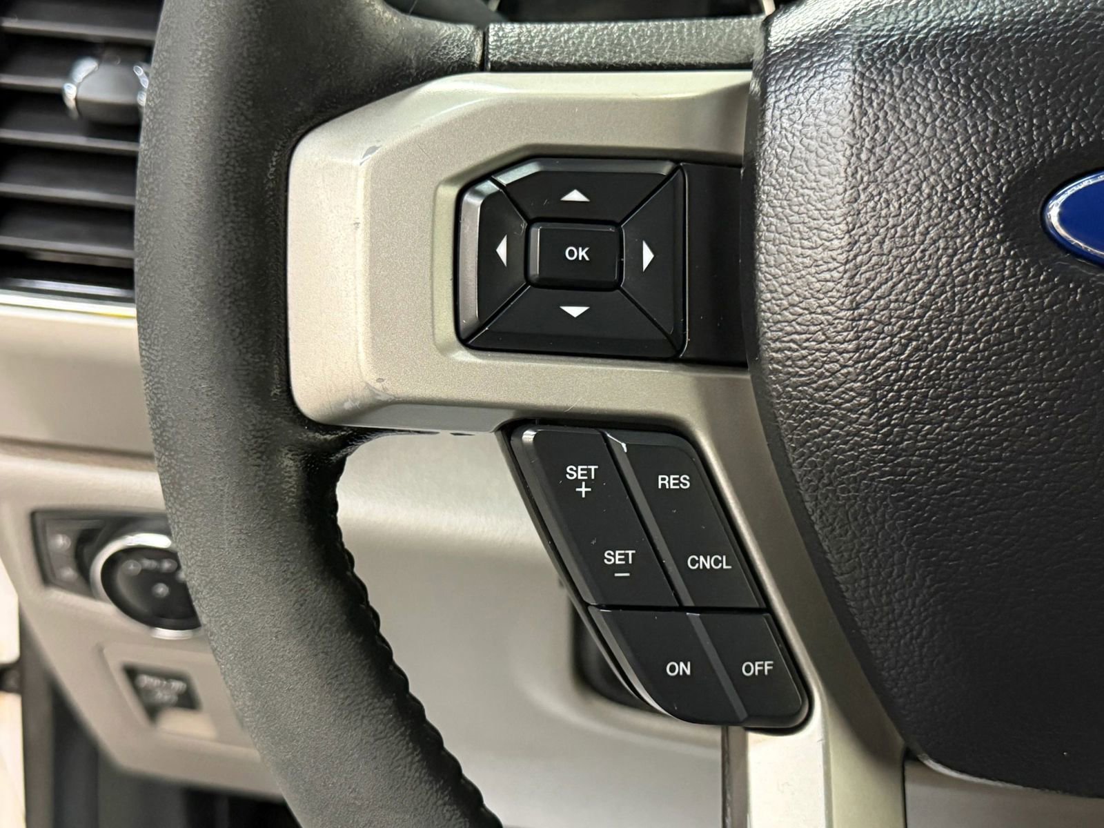 Used 2018 Ford F150 Lariat w/ Trailer Tow Package image 28