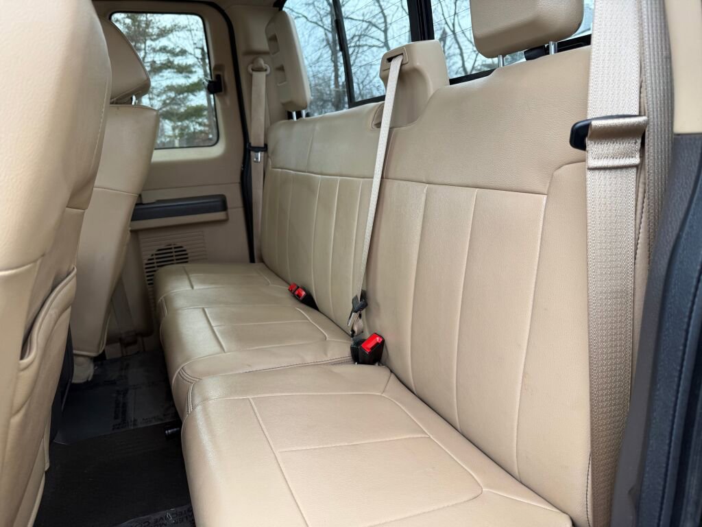 Used 2016 Ford F350 Lariat w/ Chrome Package image 23