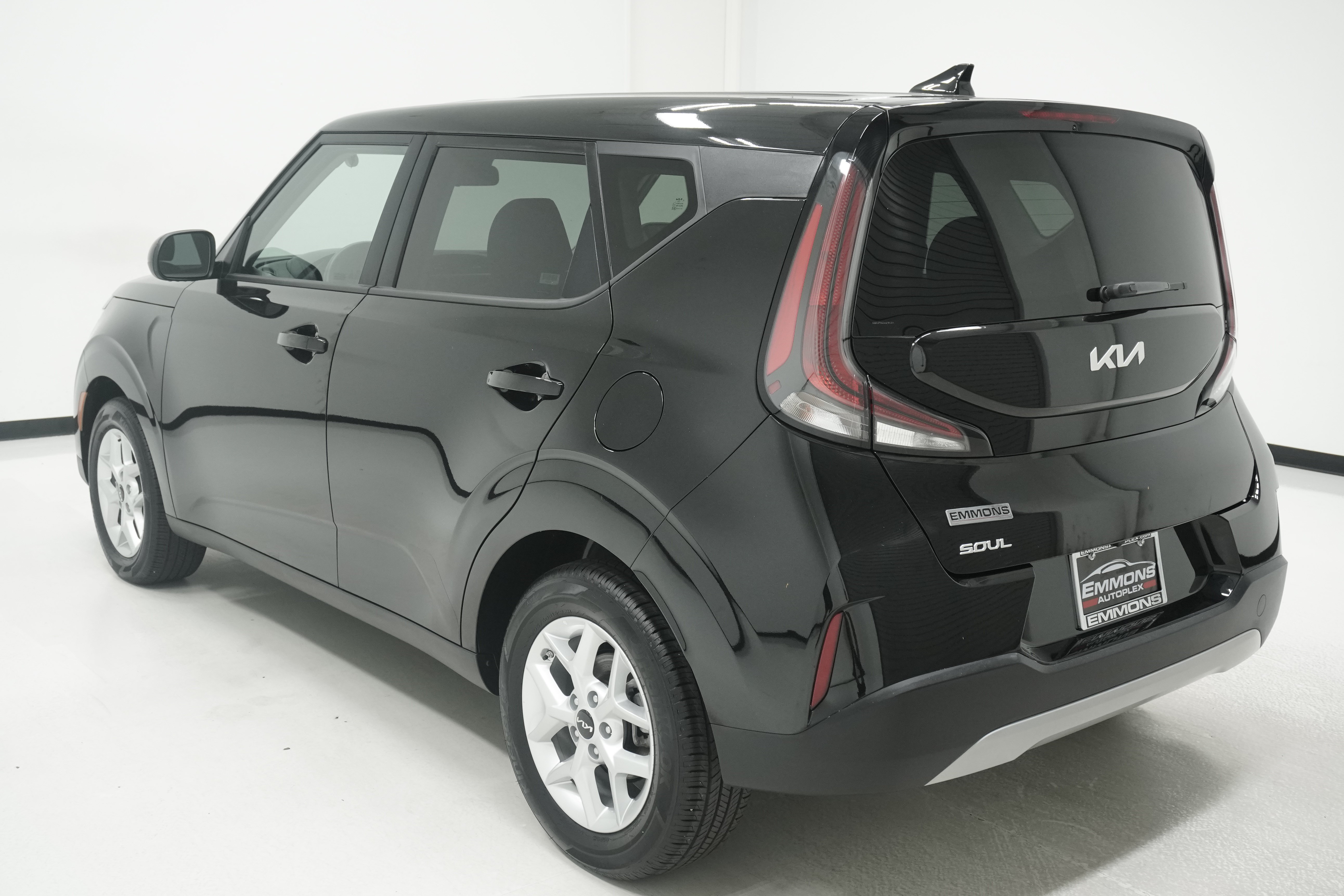Used 2025 Kia Soul S FWD image 6