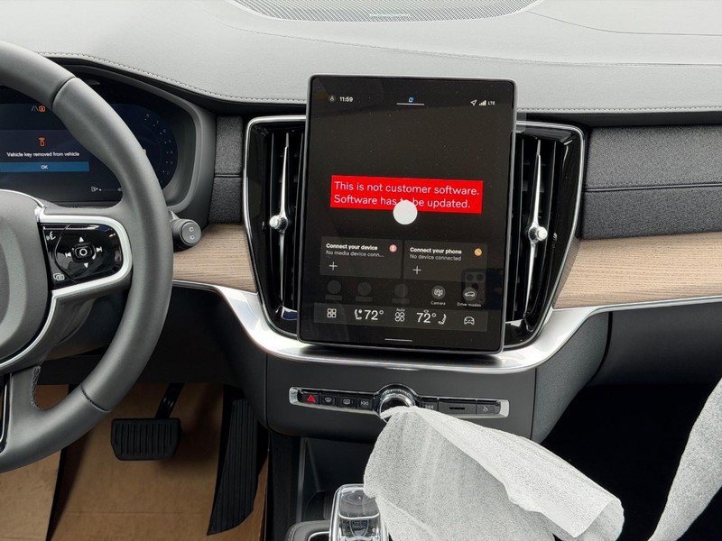New 2026 Volvo XC90 B6 Plus w/ Protection Package AWD/4WD image 9