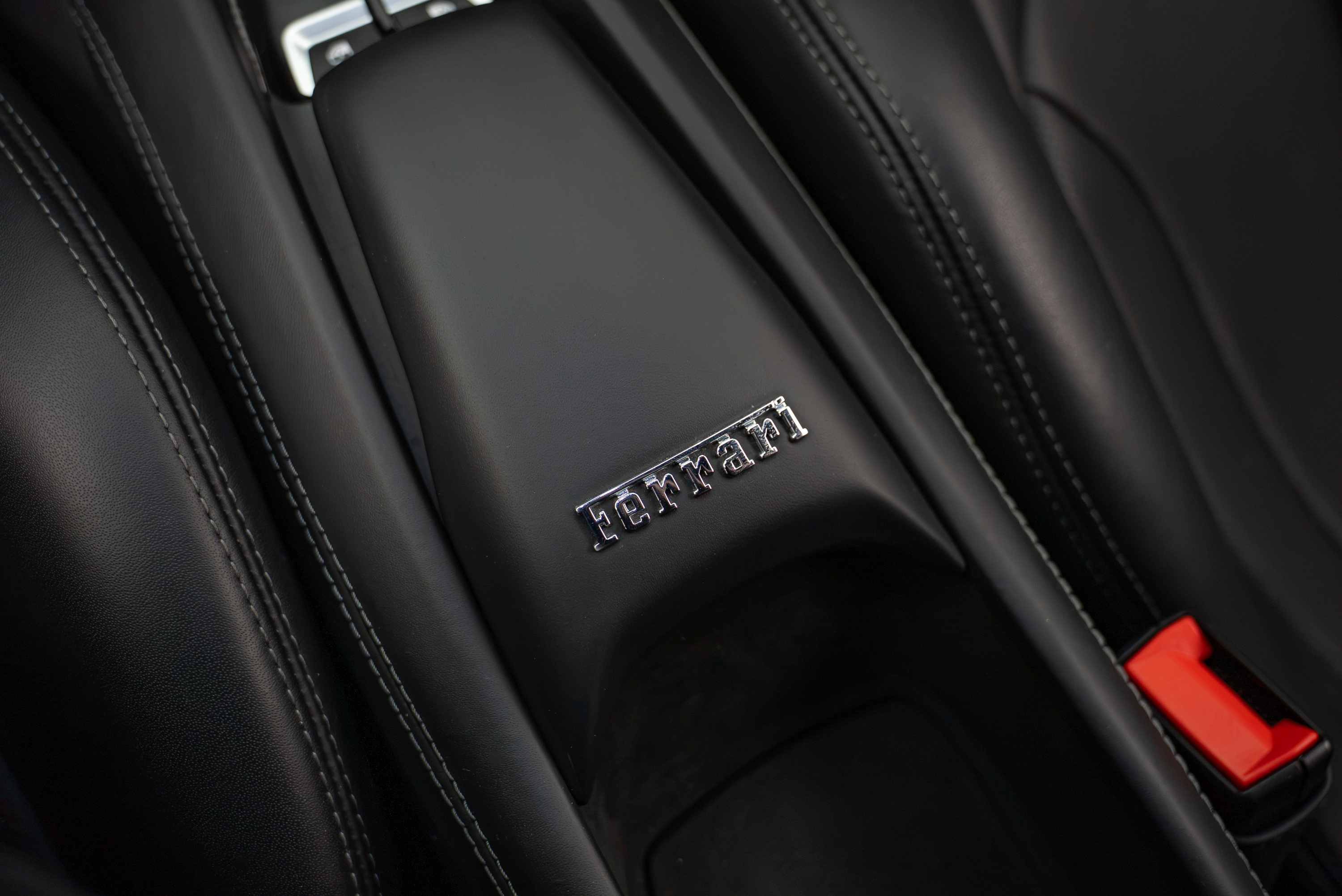 Used 2020 Ferrari F8 Tributo RWD image 18