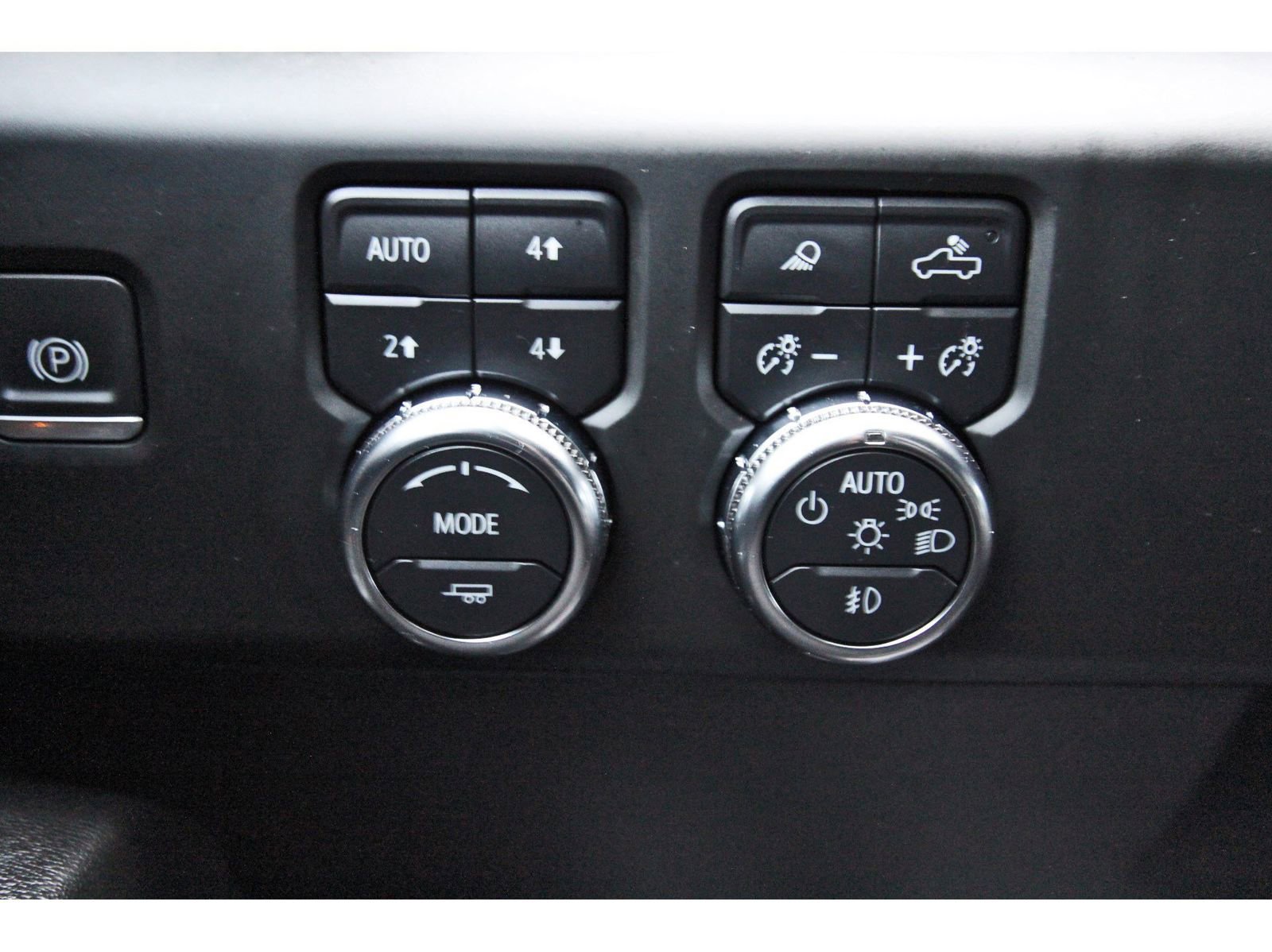 Used 2024 GMC Sierra 2500 AT4 w/ Max Trailering Package image 18