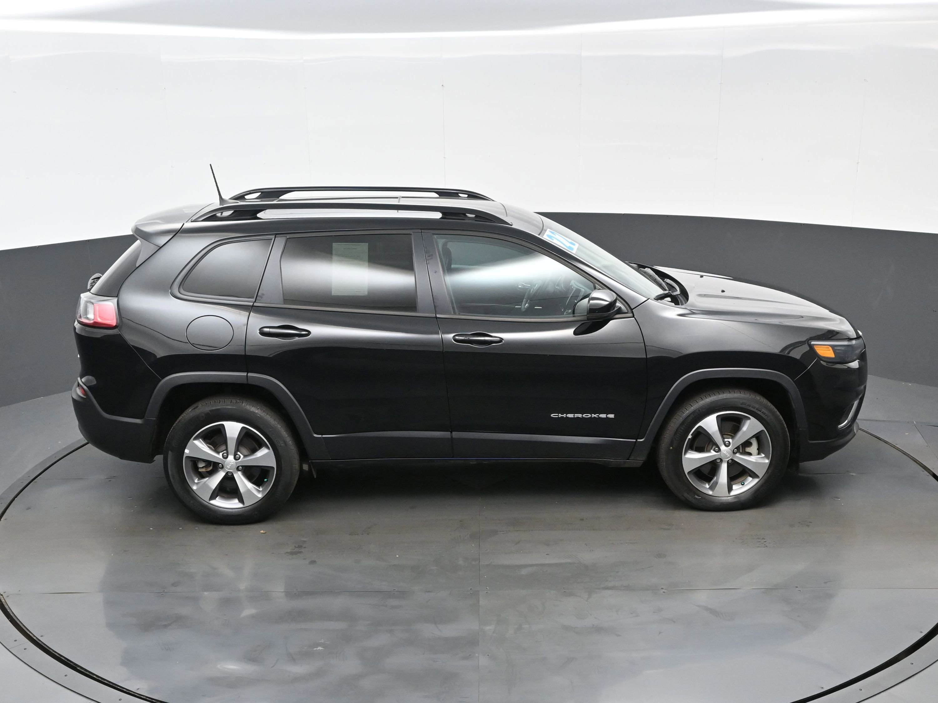 Used 2022 Jeep Cherokee Limited image 40