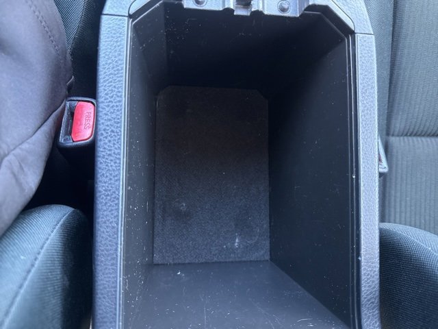 Used 2018 Toyota RAV4 LE image 21