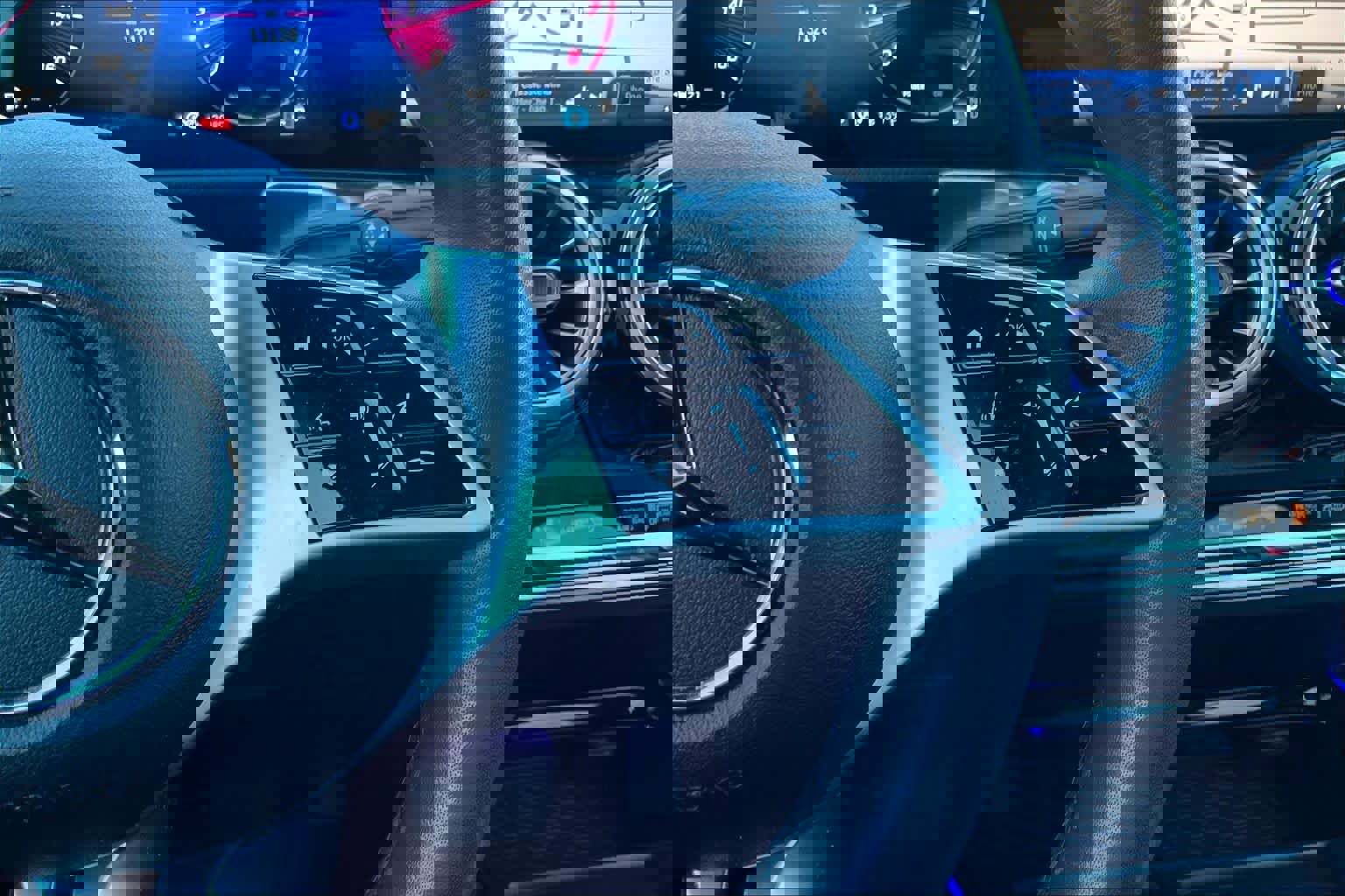 Used 2025 Mercedes-Benz GLB 250 GLB 250 image 24