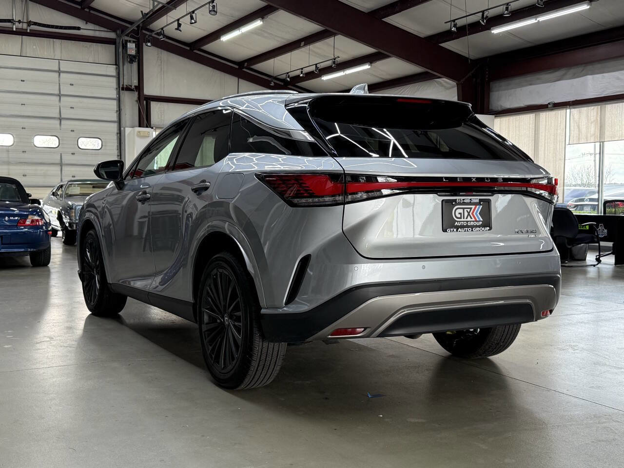 Used 2025 Lexus RX 350 Premium image 2