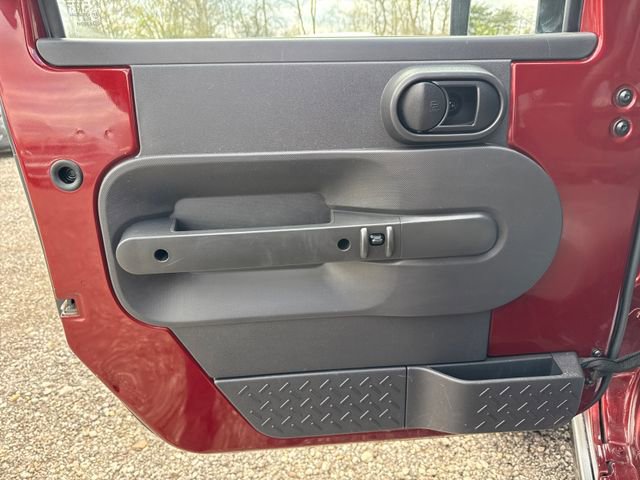 Used 2008 Jeep Wrangler Unlimited Rubicon w/ Dual Top Group AWD/4WD image 21