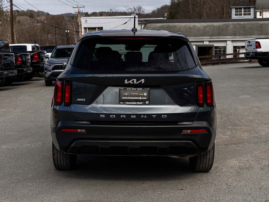 Used 2022 Kia Sorento LX AWD/4WD image 5