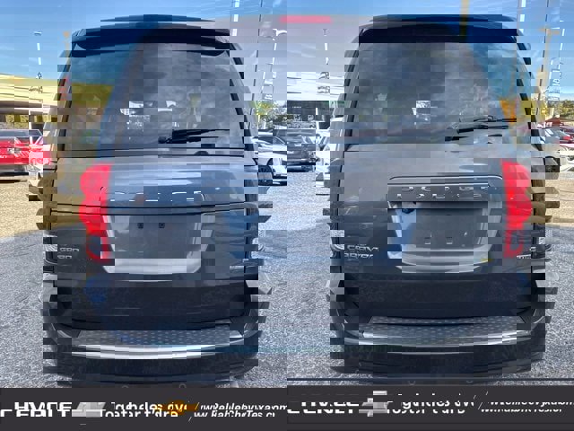 Used 2018 Dodge Grand Caravan SE w/ UConnect Hands-Free Group image 7