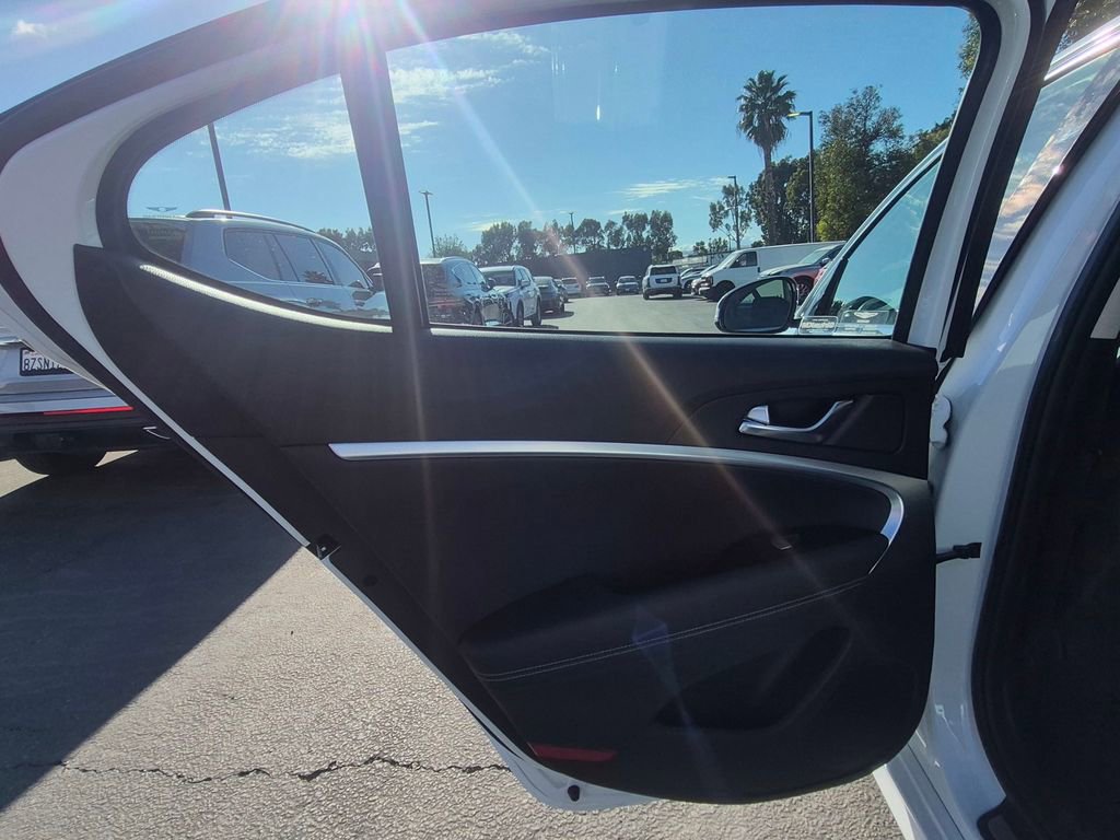 Used 2026 Genesis G70 2.5T image 19