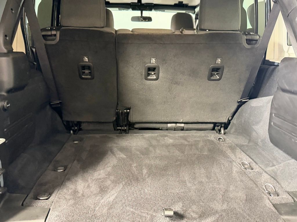 Used 2025 Jeep Wrangler Sport image 26