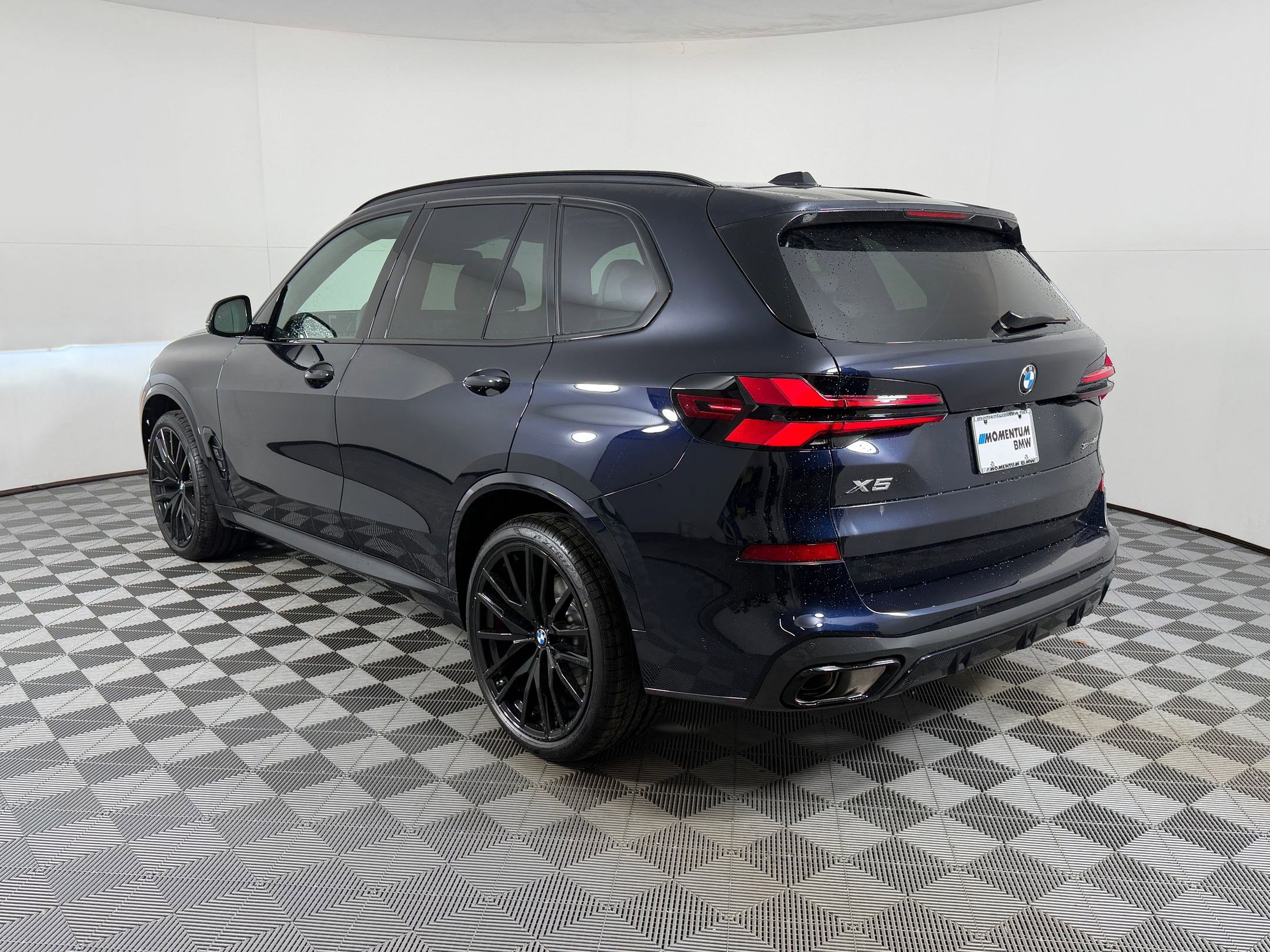 New 2026 BMW X5 sDrive40i image 3